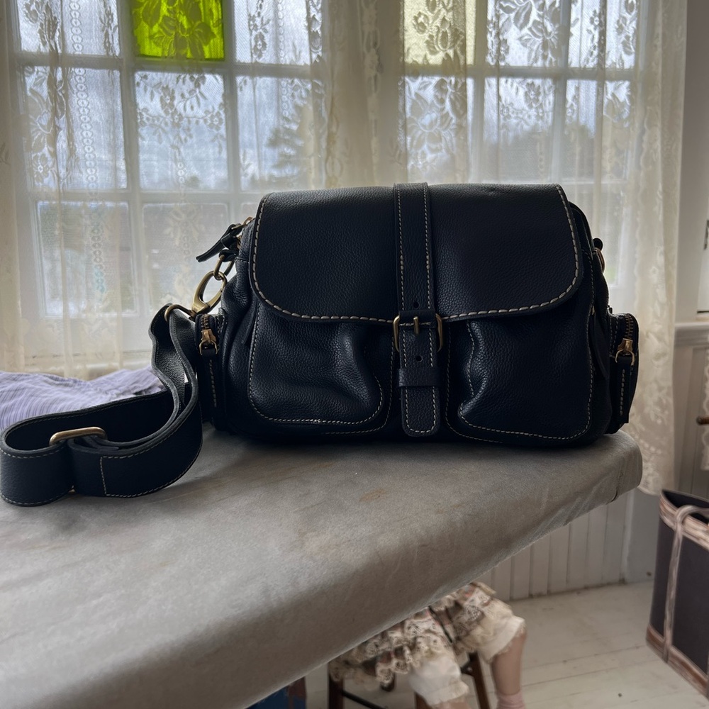Roots Emily NAVY Blue purse, handbag.